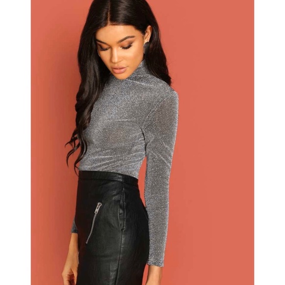 🚫SALE🚫 NWOT Gray High Neck Glitter Top - Picture 4 of 6